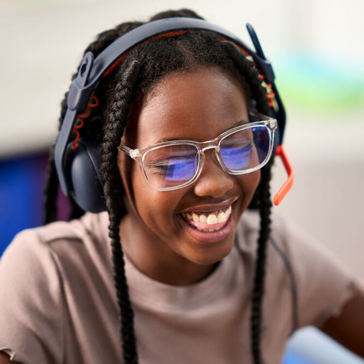 Logitech Zone Learn headset with USB-A connection and on-ear design for education use — view 8