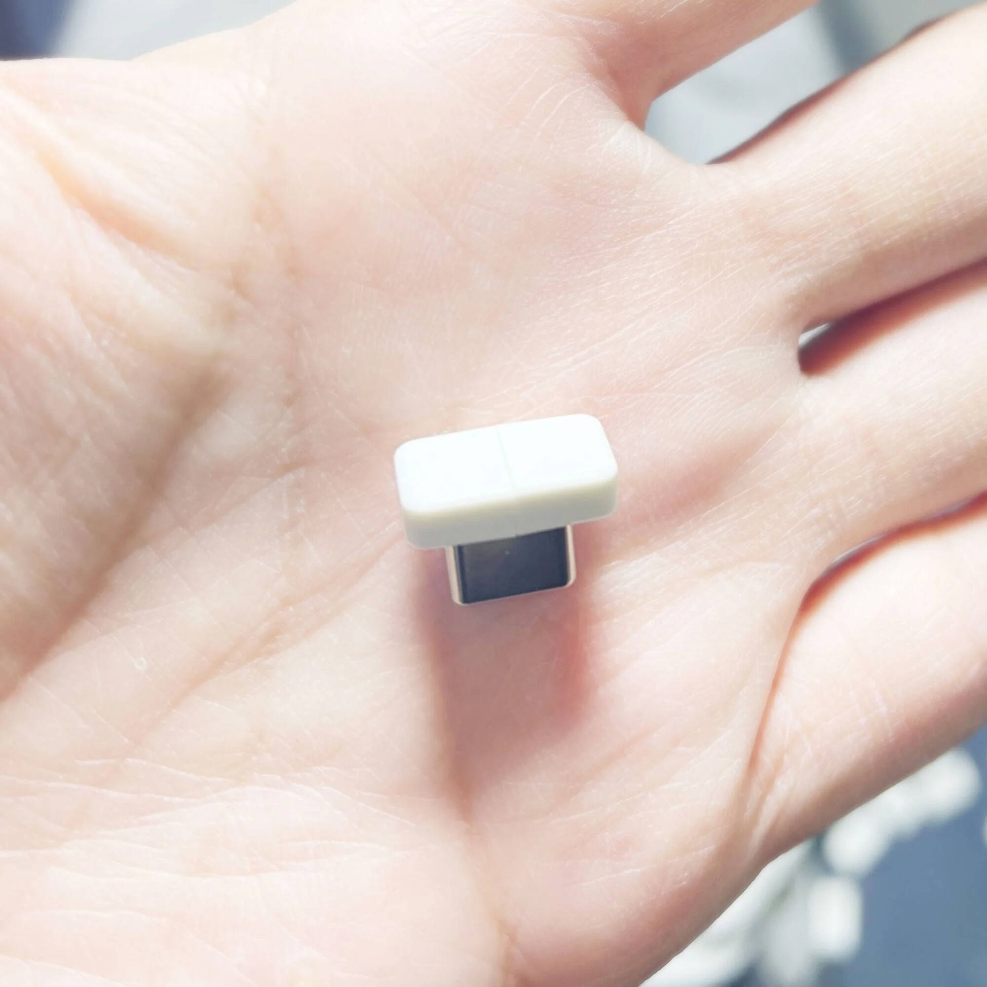 MATIAS SCULPTED RECHARGEABLE PC KEYBOARD — view 9