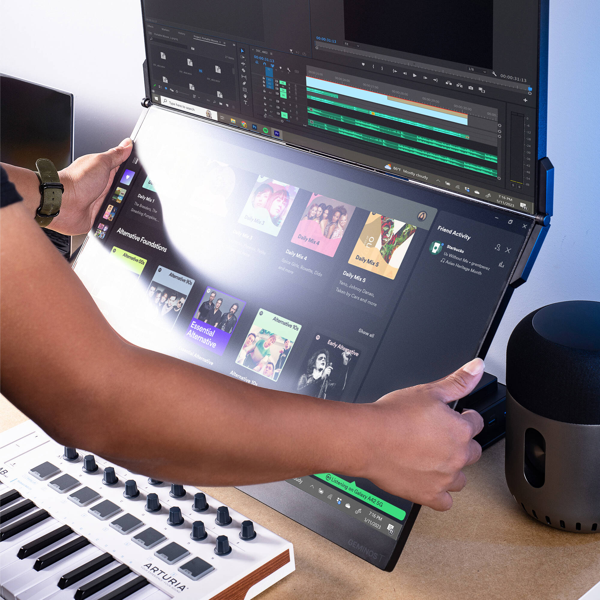 Mobile Pixels Geminos T LCD stacked dual touch monitor with adjustable top and bottom screens — view 10