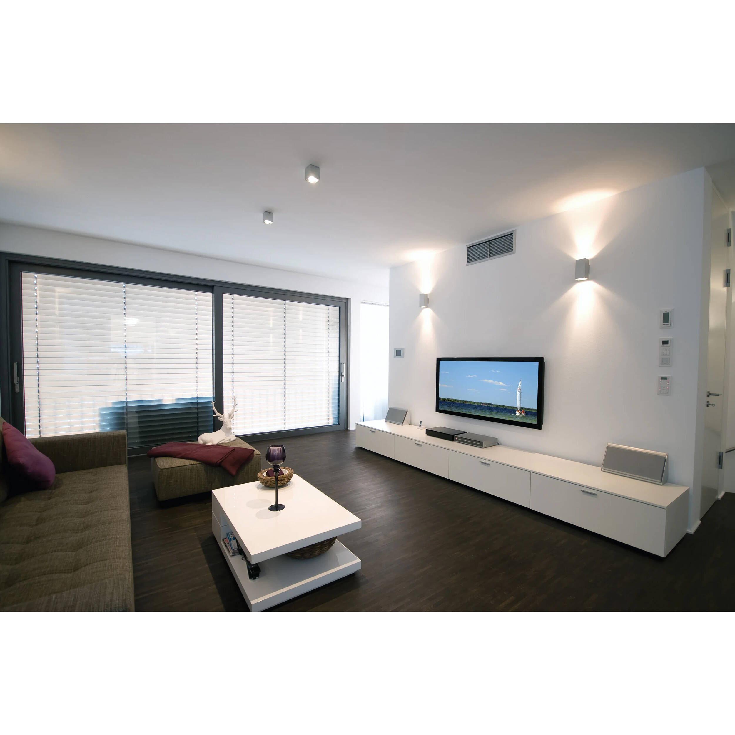 Peerless-AV SmartMount SF650 wall mount for 32-50 inch screens with low-profile design — view 3