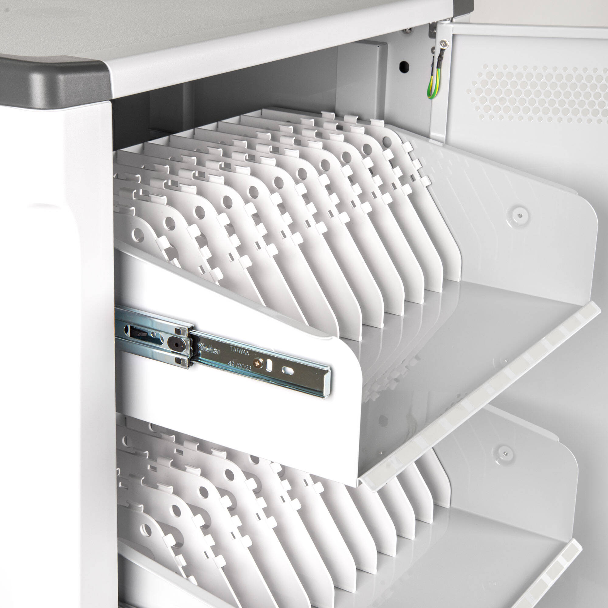 ROCSTOR VOLT C32 INGELLIGENT CHARGING CART - 32 DEVICES UP TO 15.6 SCREEN- FOR N — view 15