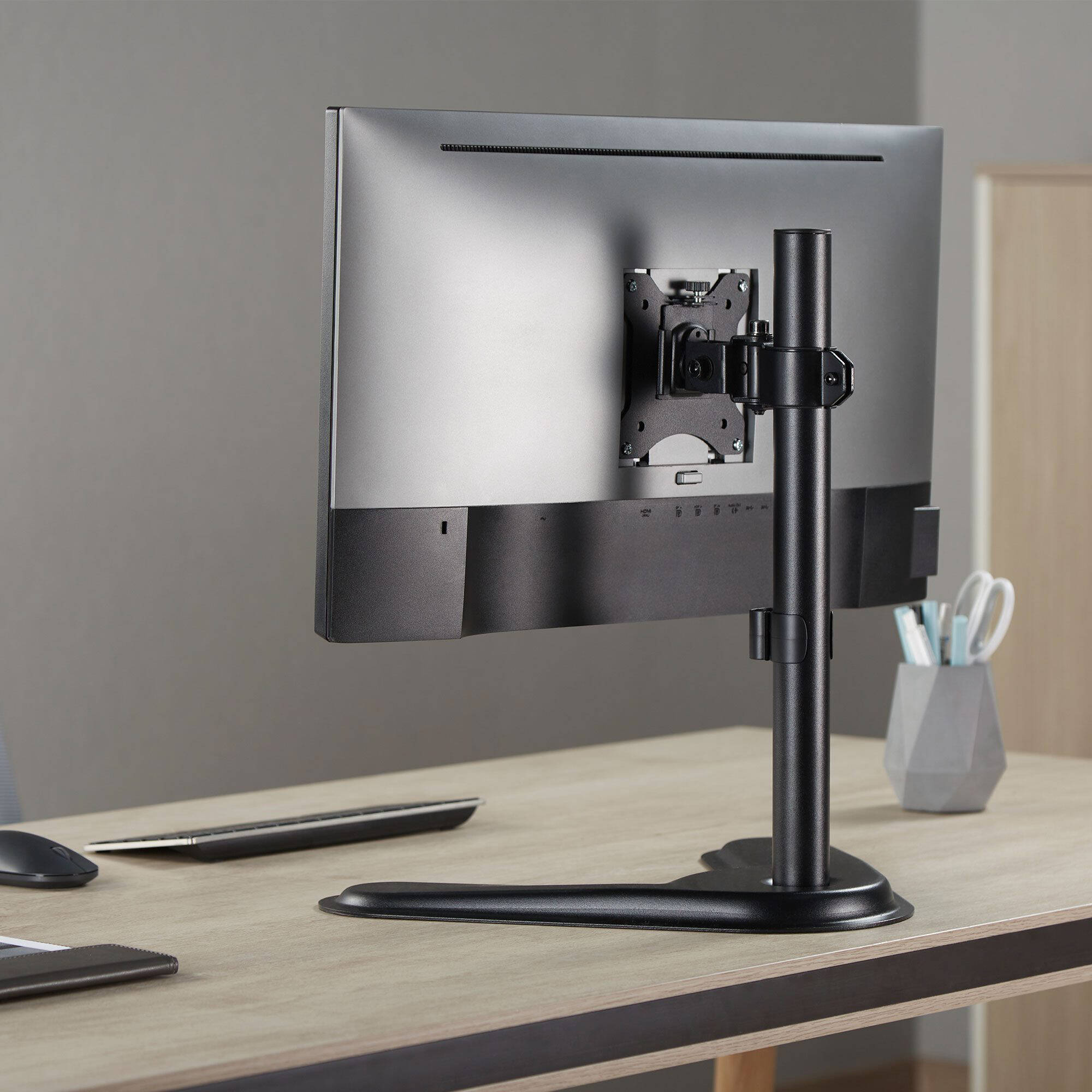 ERGOREACH EP1 premium free-standing pole mount for a single monitor — view 8