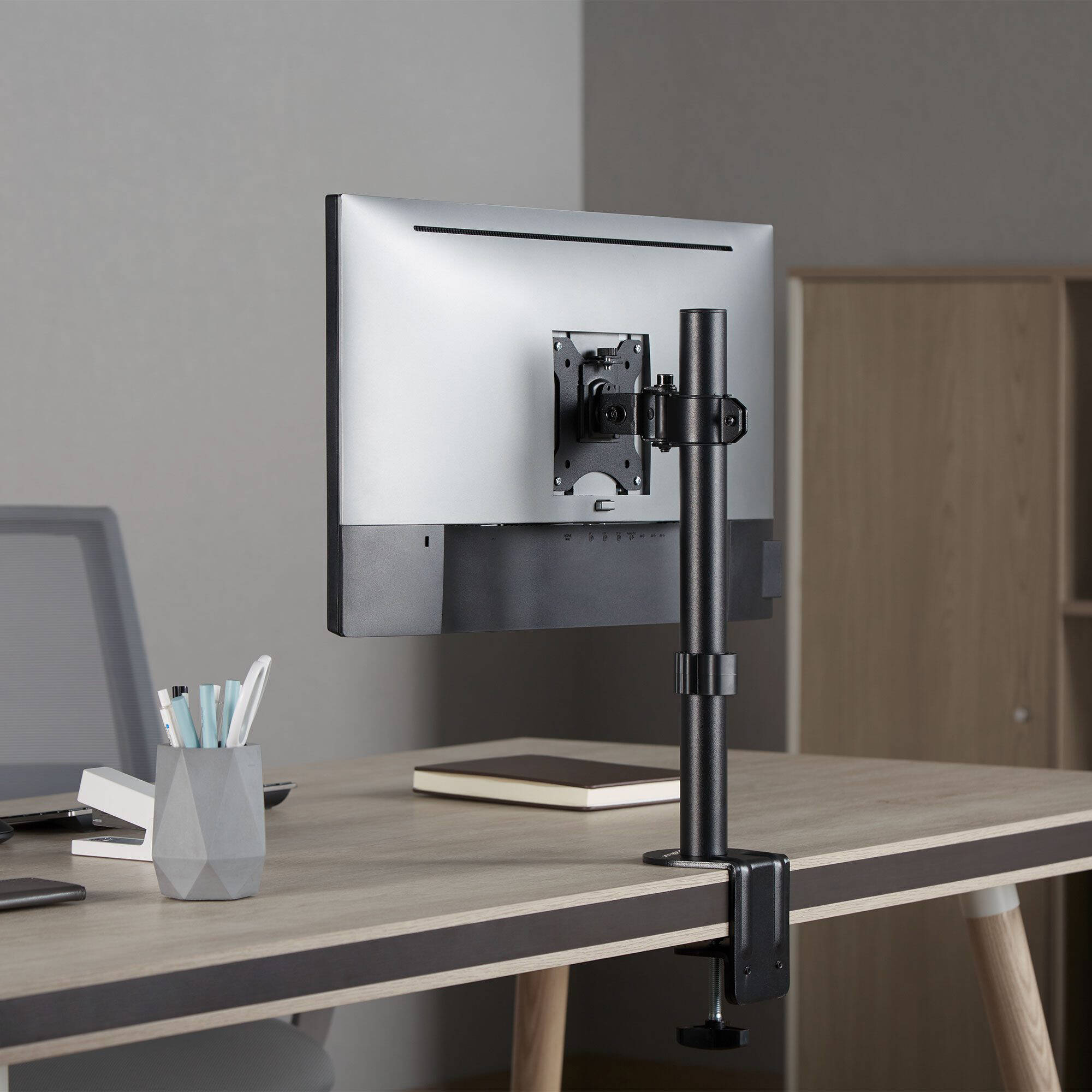 ERGOREACH EP3 single monitor pole mount with C-clamp and grommet installation for displays up to 34 inches — view 8