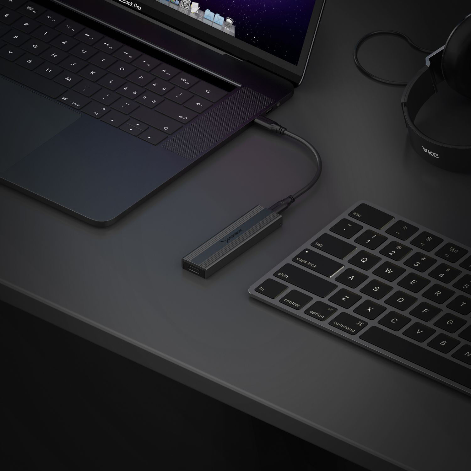 Sabrent EC-SNVE USB 3.2 Type-C tool-free M.2 NVMe and SATA SSD enclosure — view 2