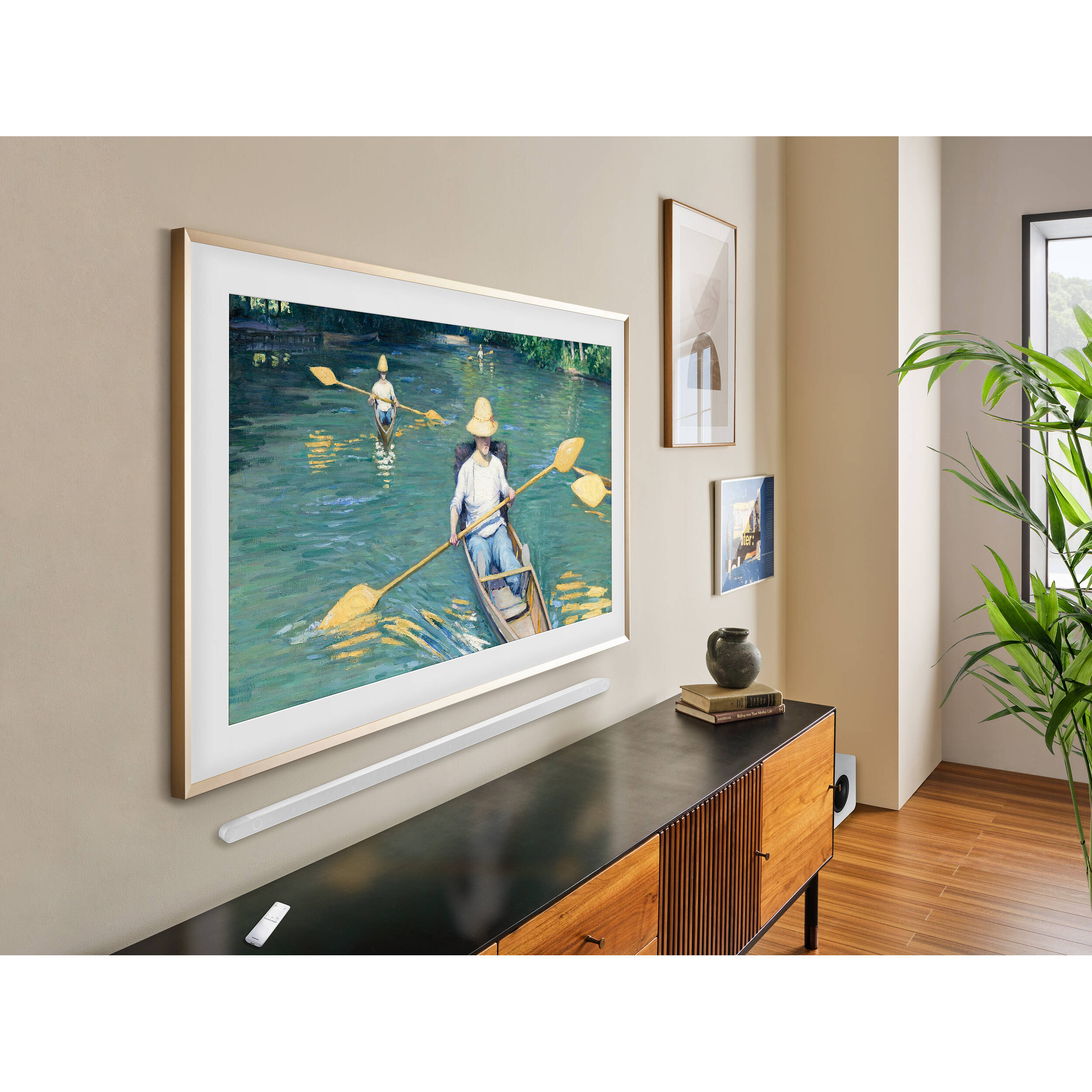 Samsung 32-inch QLED 4K Smart TV with The Frame design and SolarCell Remote — view 14