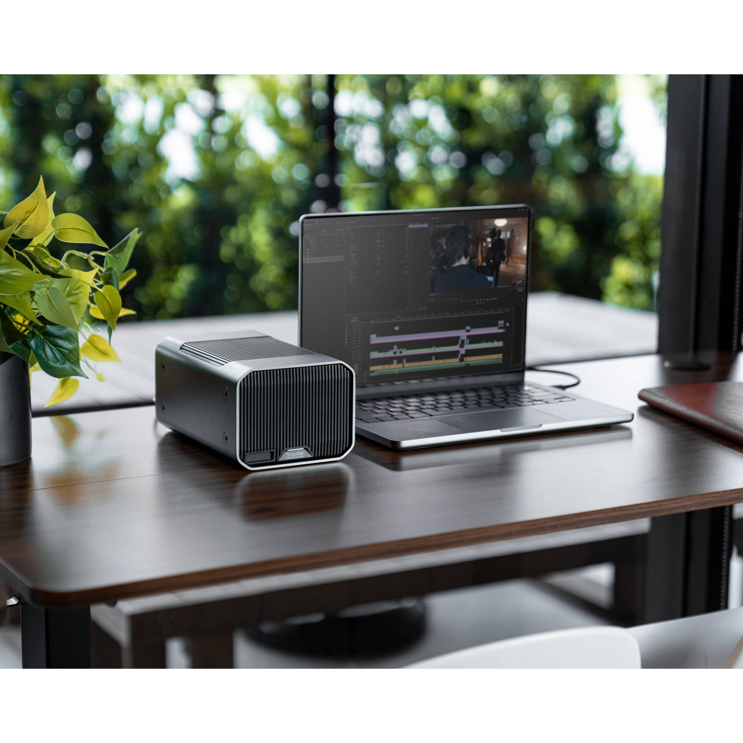 SanDisk Professional G-RAID MIRROR 24TB desktop RAID storage with Thunderbolt 3 — view 11