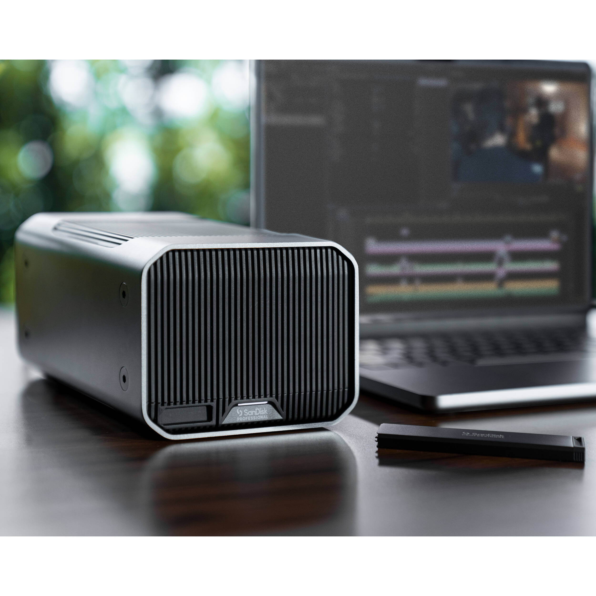 SanDisk Professional G-RAID MIRROR 24TB desktop RAID storage with Thunderbolt 3 — view 12