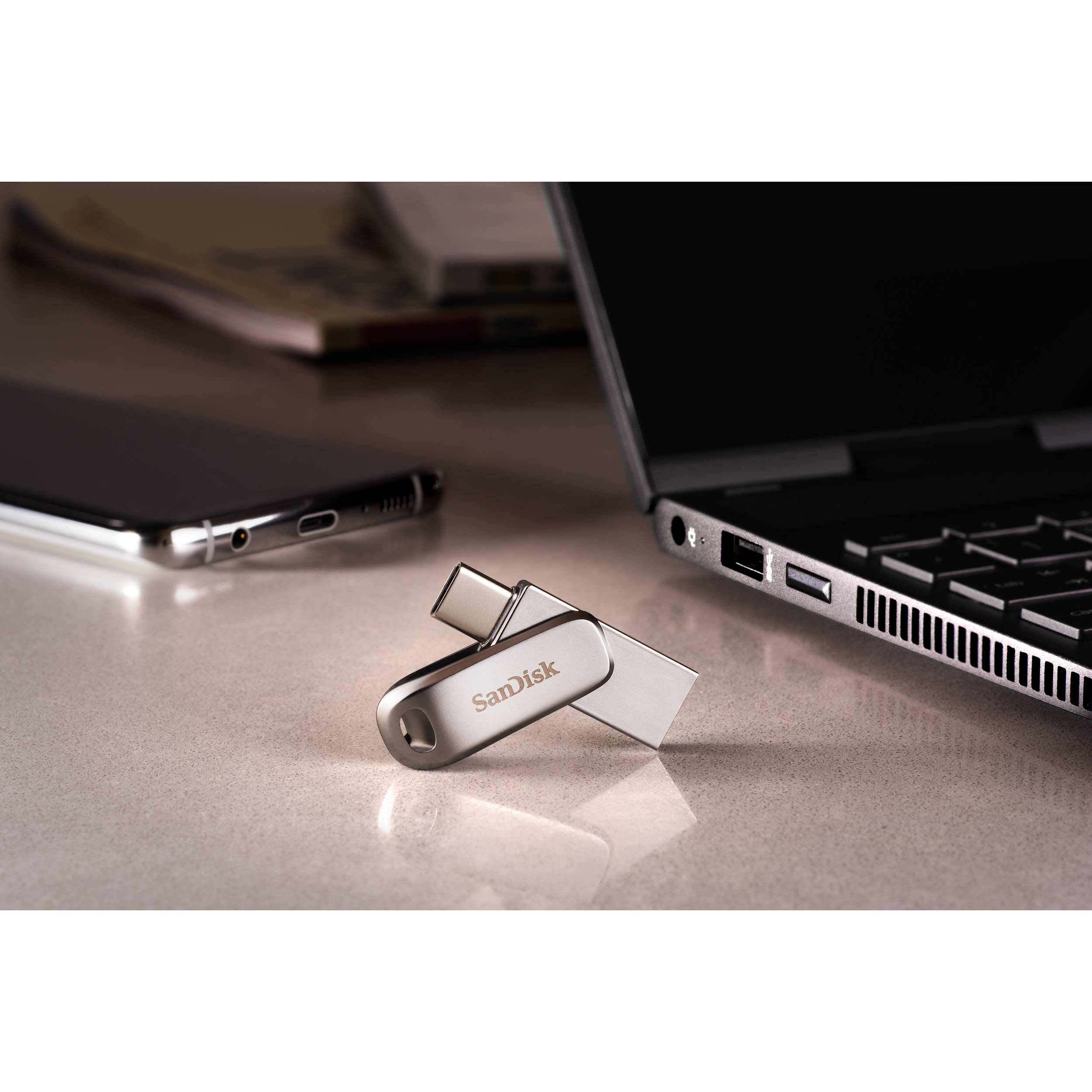 SanDisk Ultra Dual Drive Luxe 1TB all-metal USB-C and USB-A flash drive — view 7