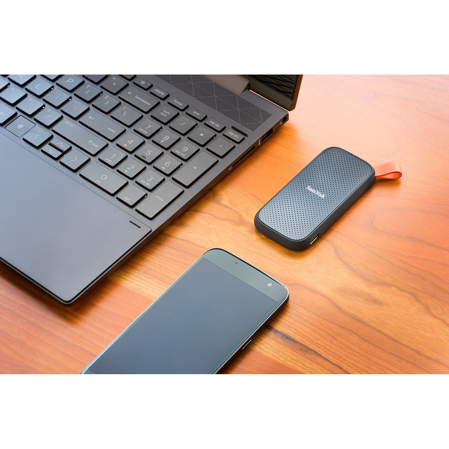 SanDisk E30 2TB portable external SSD retail box with 800 MB/s performance — view 5