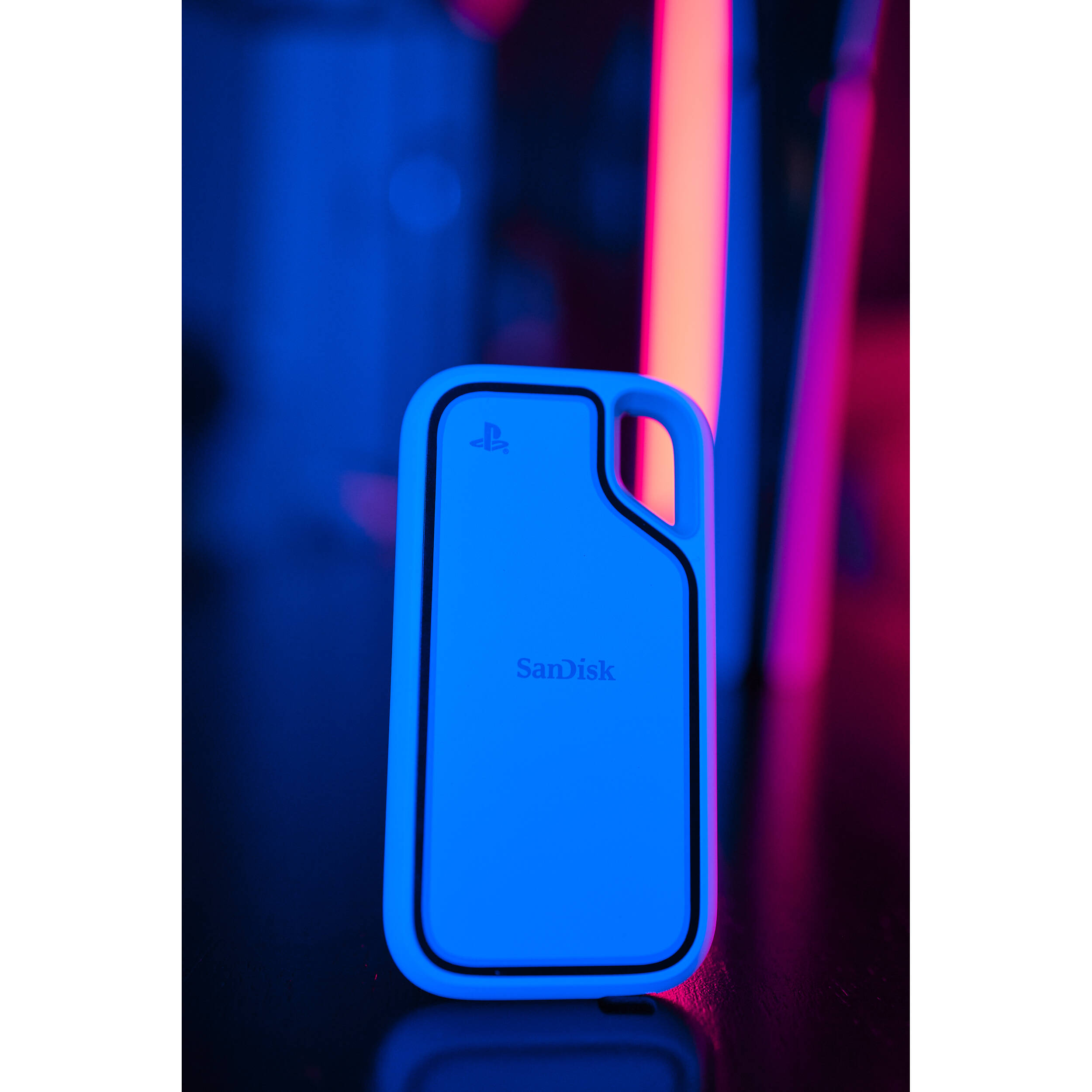 SanDisk Extreme Portable SSD 2 TB external drive for PlayStation 5 console and PC — view 9