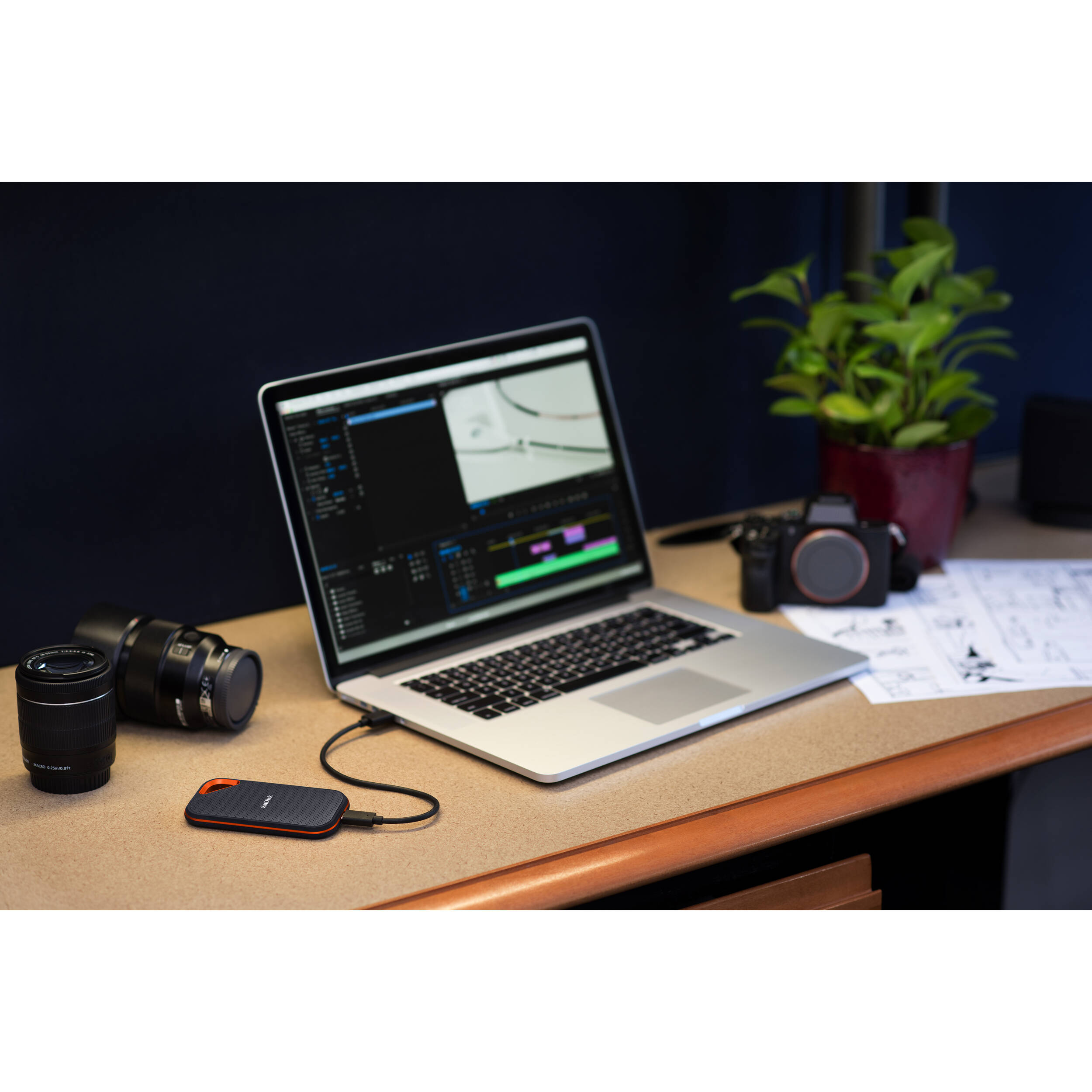 SanDisk Extreme Pro Portable SSD 4TB external solid state drive — view 6