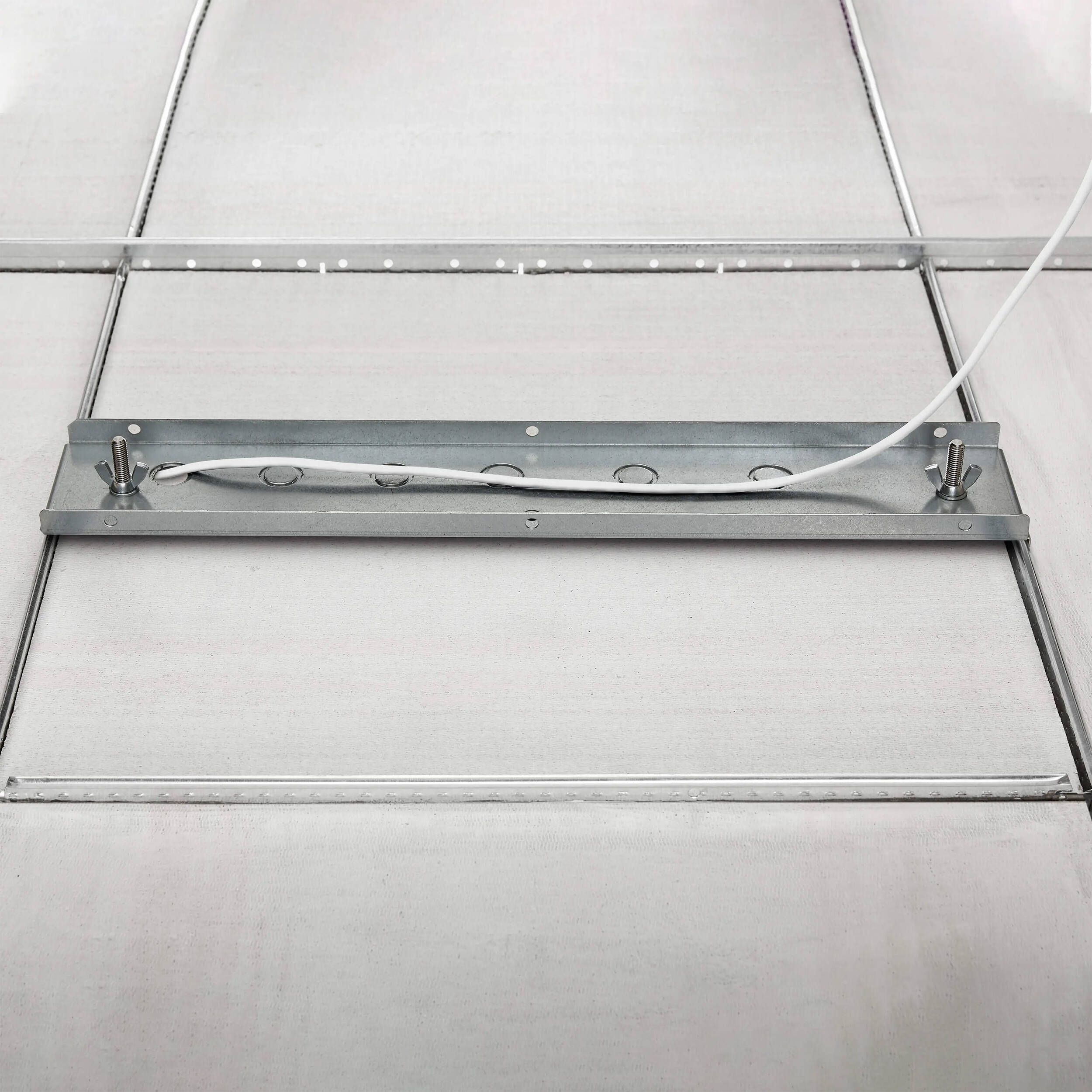 TILE BRIDGE FOR INSTALLATION OF THE MXA710 IN GRID CEILINGS — view 4