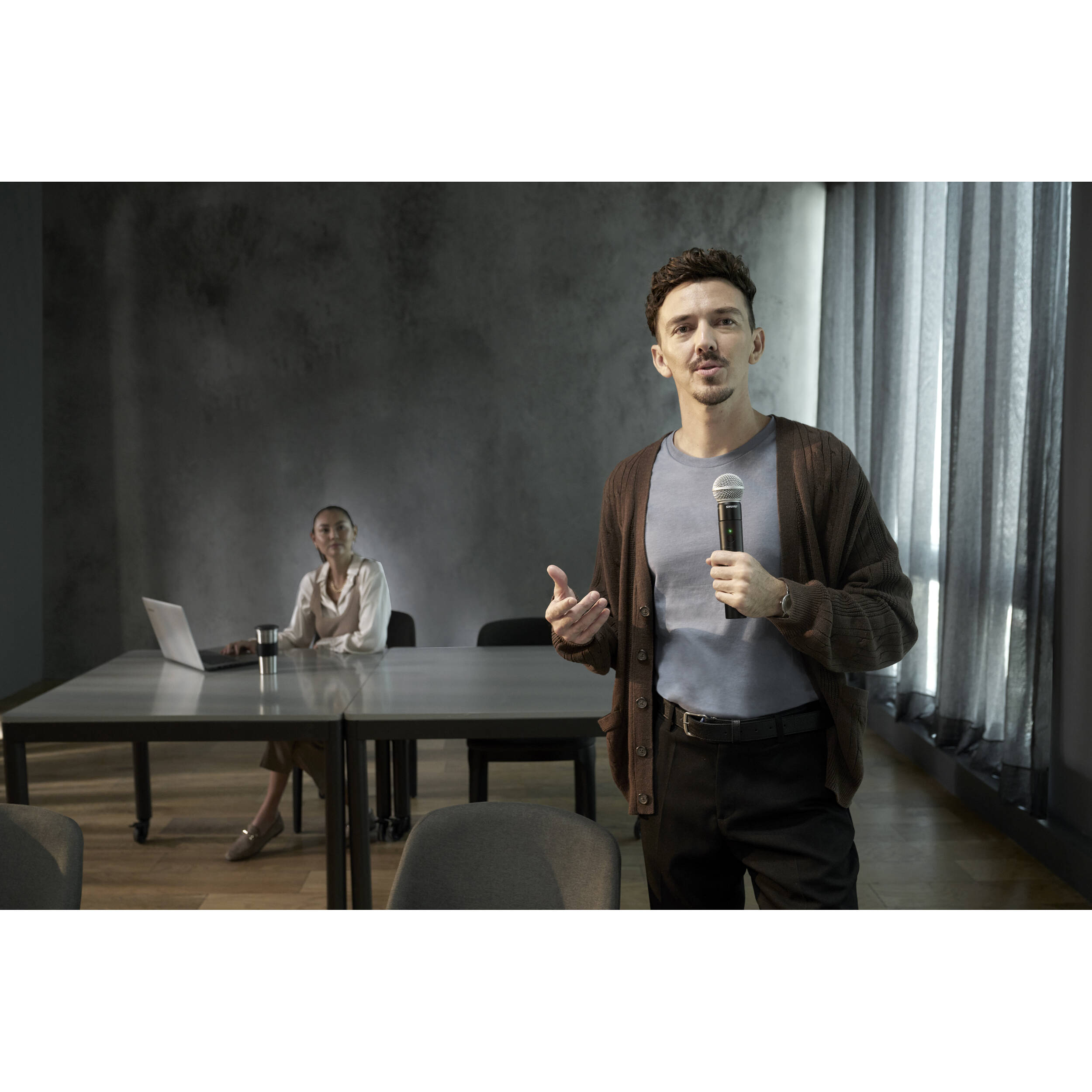 Shure MXWAPXD2=-Z10 all-in-one 2-channel wireless transceiver with 2-bay mic charger and IntelliMix DSP — view 20