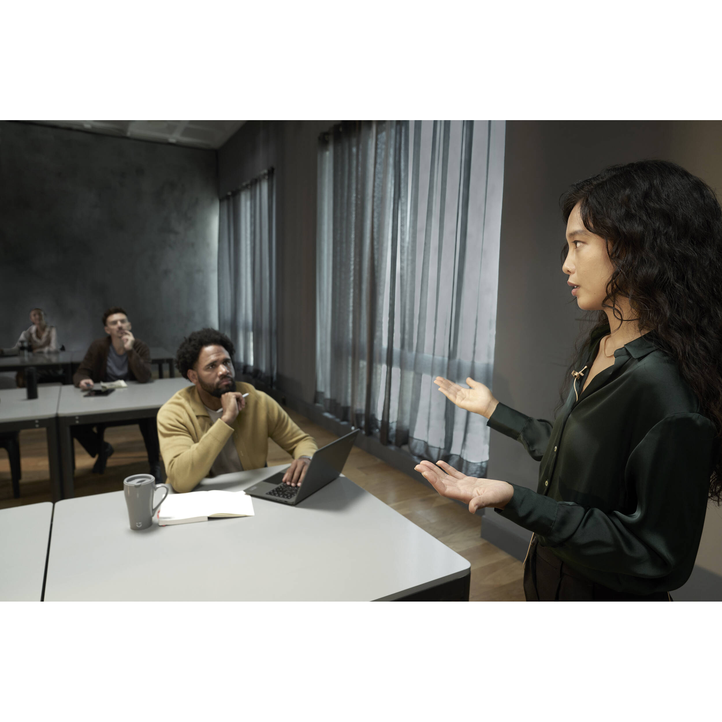 Shure MXWAPXD2=-Z10 all-in-one 2-channel wireless transceiver with 2-bay mic charger and IntelliMix DSP — view 23