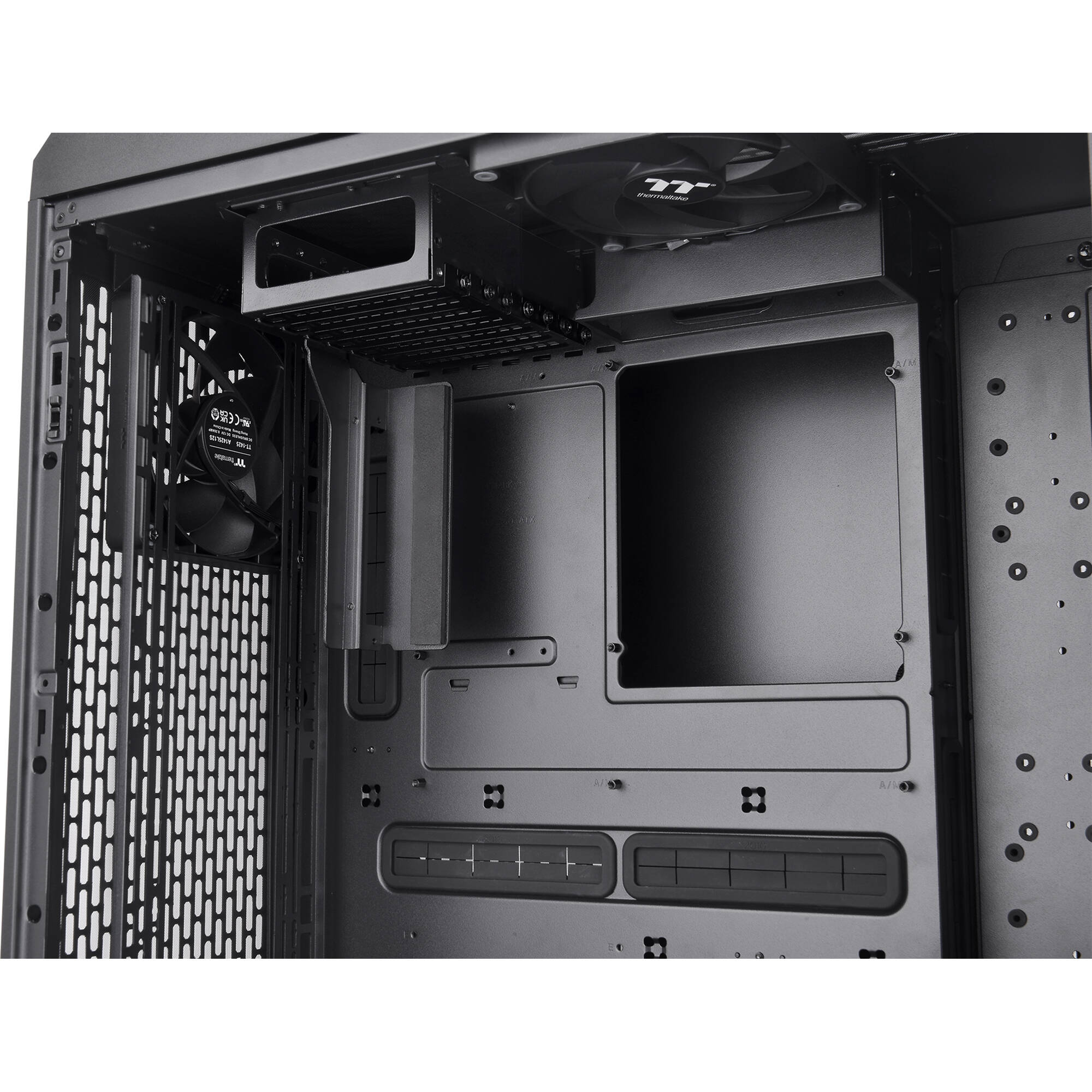 Thermaltake C750 TG ARGB Black mid tower PC case with tempered glass side panel — view 31