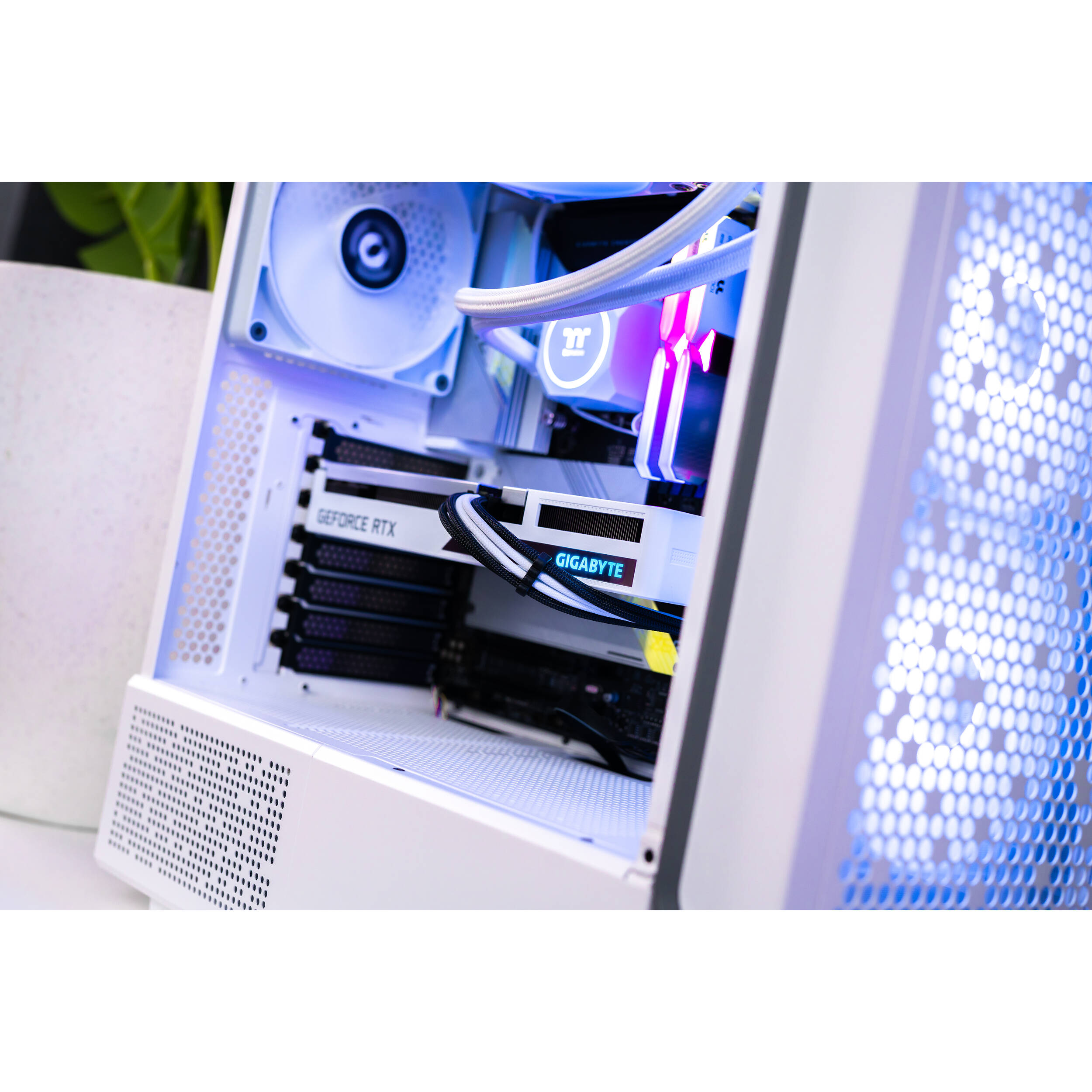 Thermaltake Ceres 300 Snow Case white ATX mid tower with ARGB fans and perforated front panel — view 34