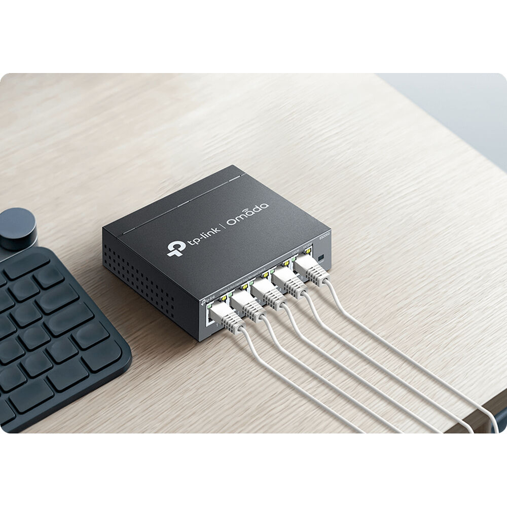 TP-Link Omada ES205GP 5-port Gigabit EasyManaged PoE+ desktop switch — view 9