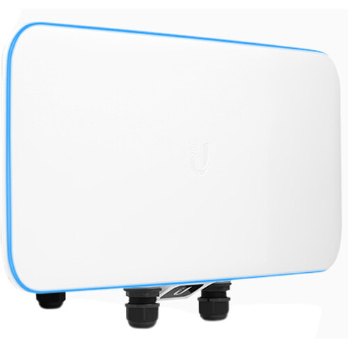 Ubiquiti UniFi Basestation XG enterprise basestation with 10-Gigabit Ethernet — view 2