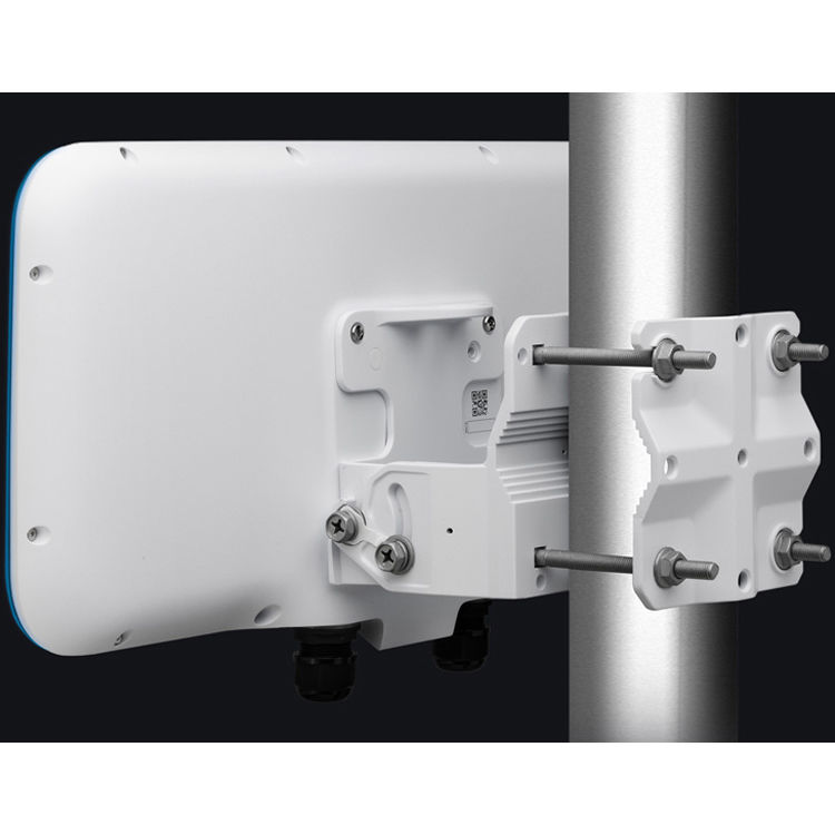 Ubiquiti UniFi Basestation XG enterprise basestation with 10-Gigabit Ethernet — view 5