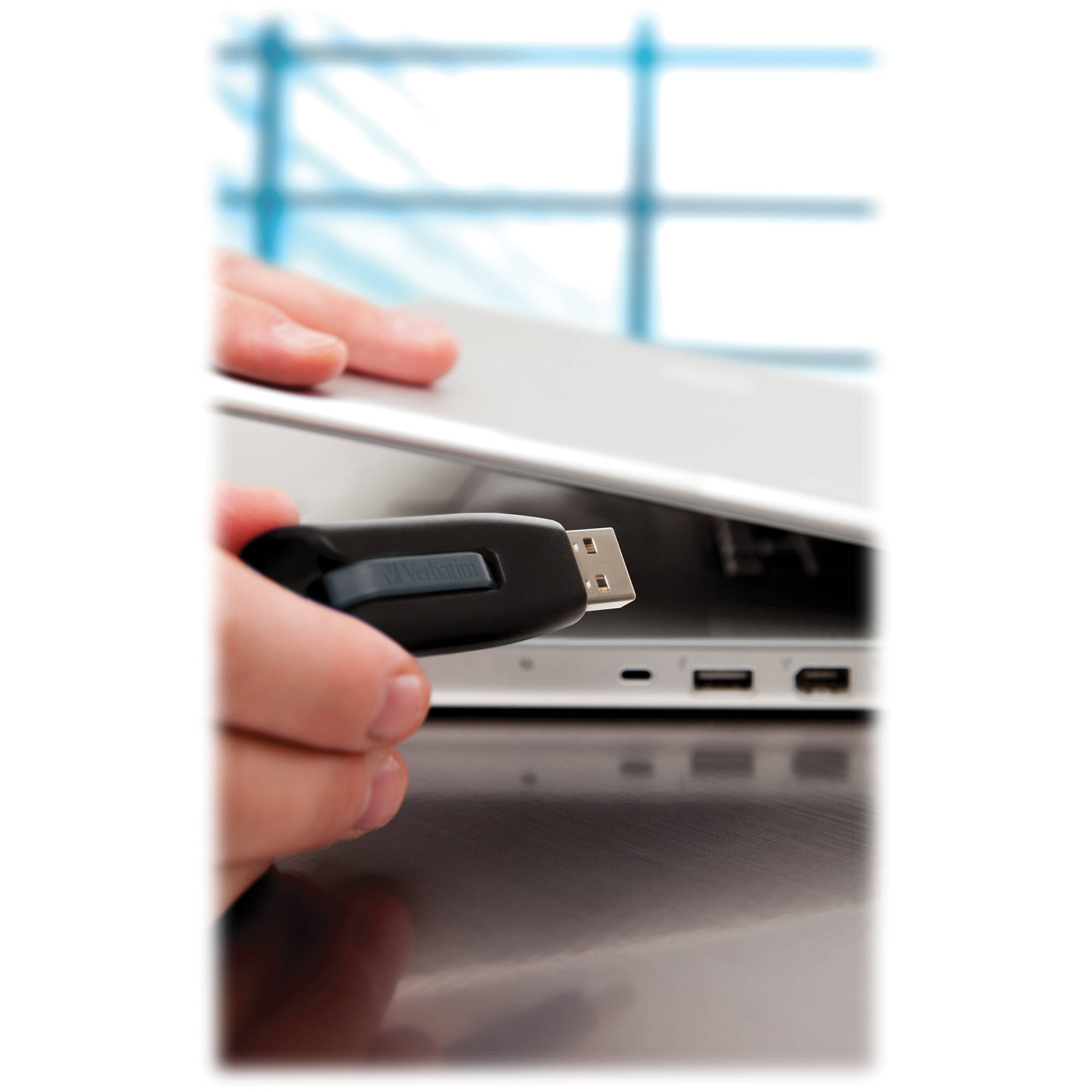 Verbatim Go V3 64GB gray USB 3.0 flash drive — view 4