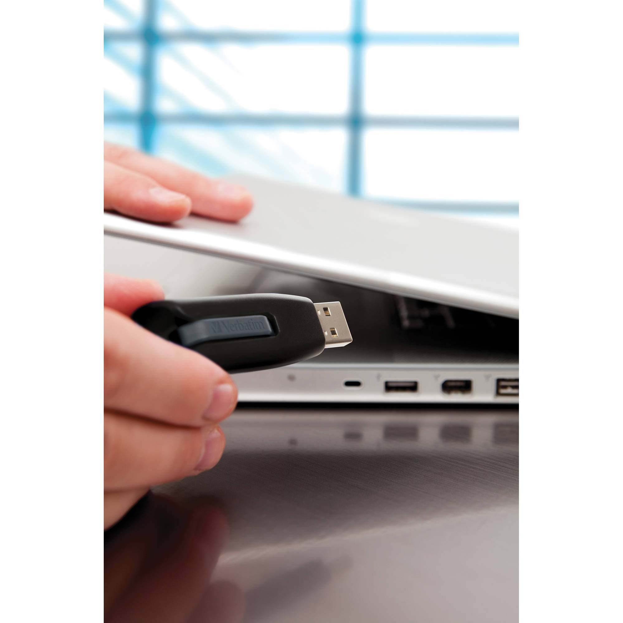 128GB V3 USB 3.0 DRIVE — view 4