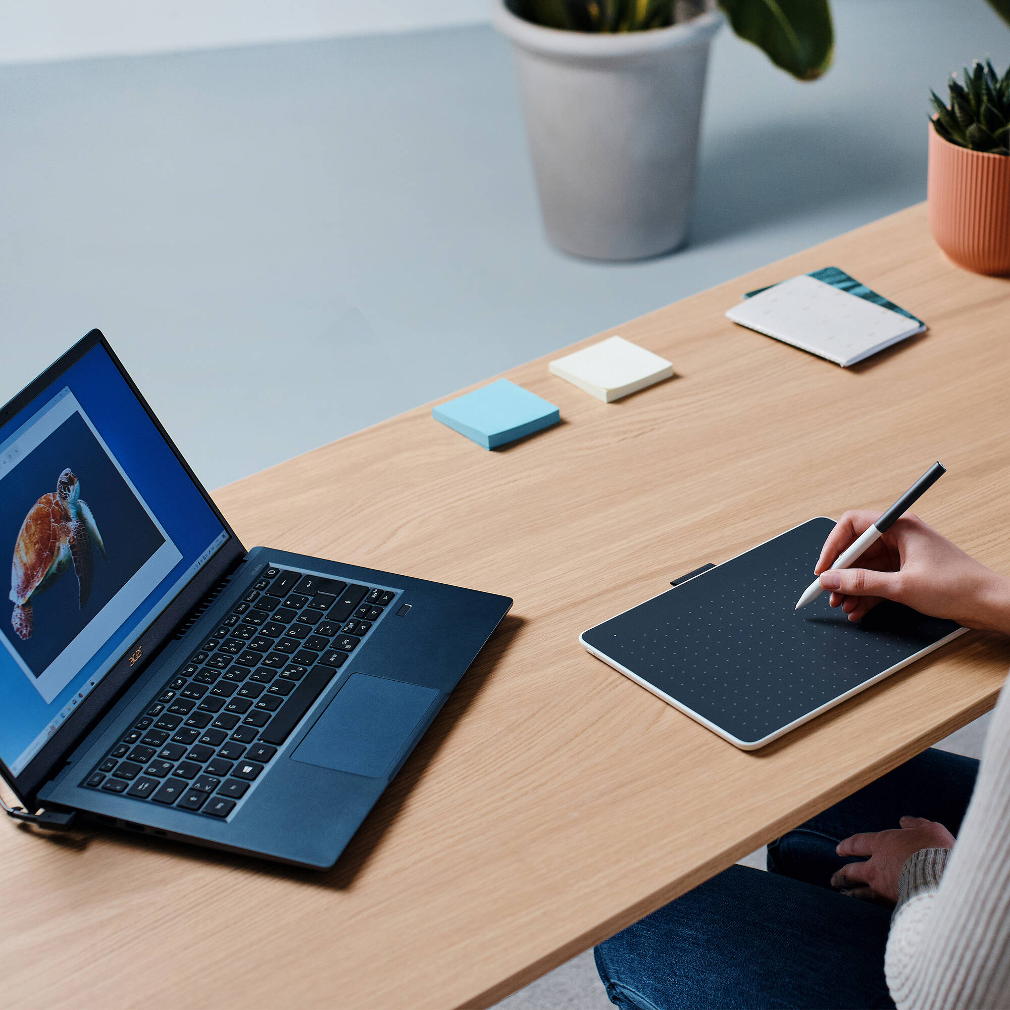 Wacom One Medium no screen creative tablet with battery-free pen for precise digital drawing — view 7