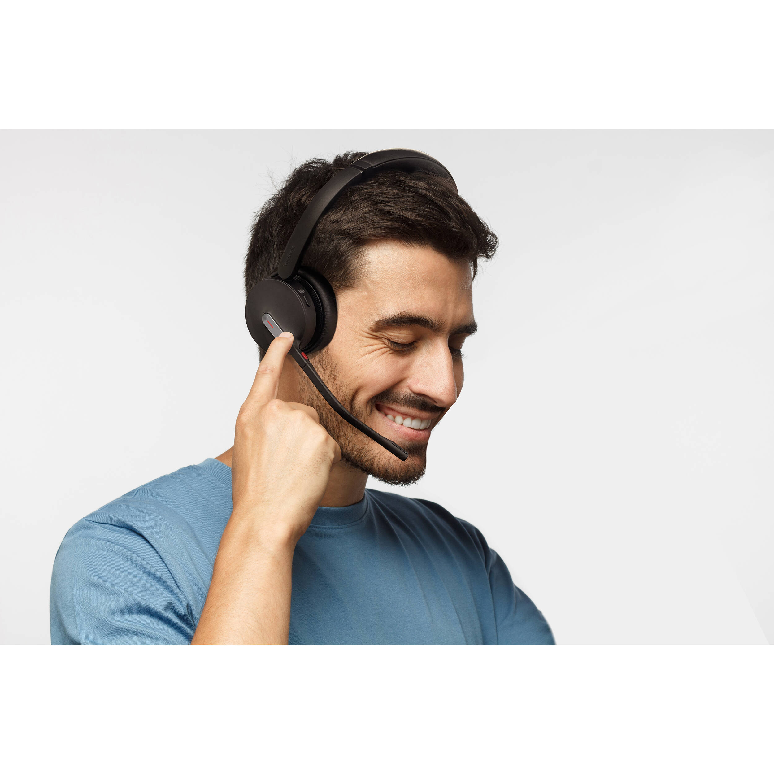 Yealink BH70 Dual MS USBC/A wireless dual-ear headset in black with boom microphone — view 5