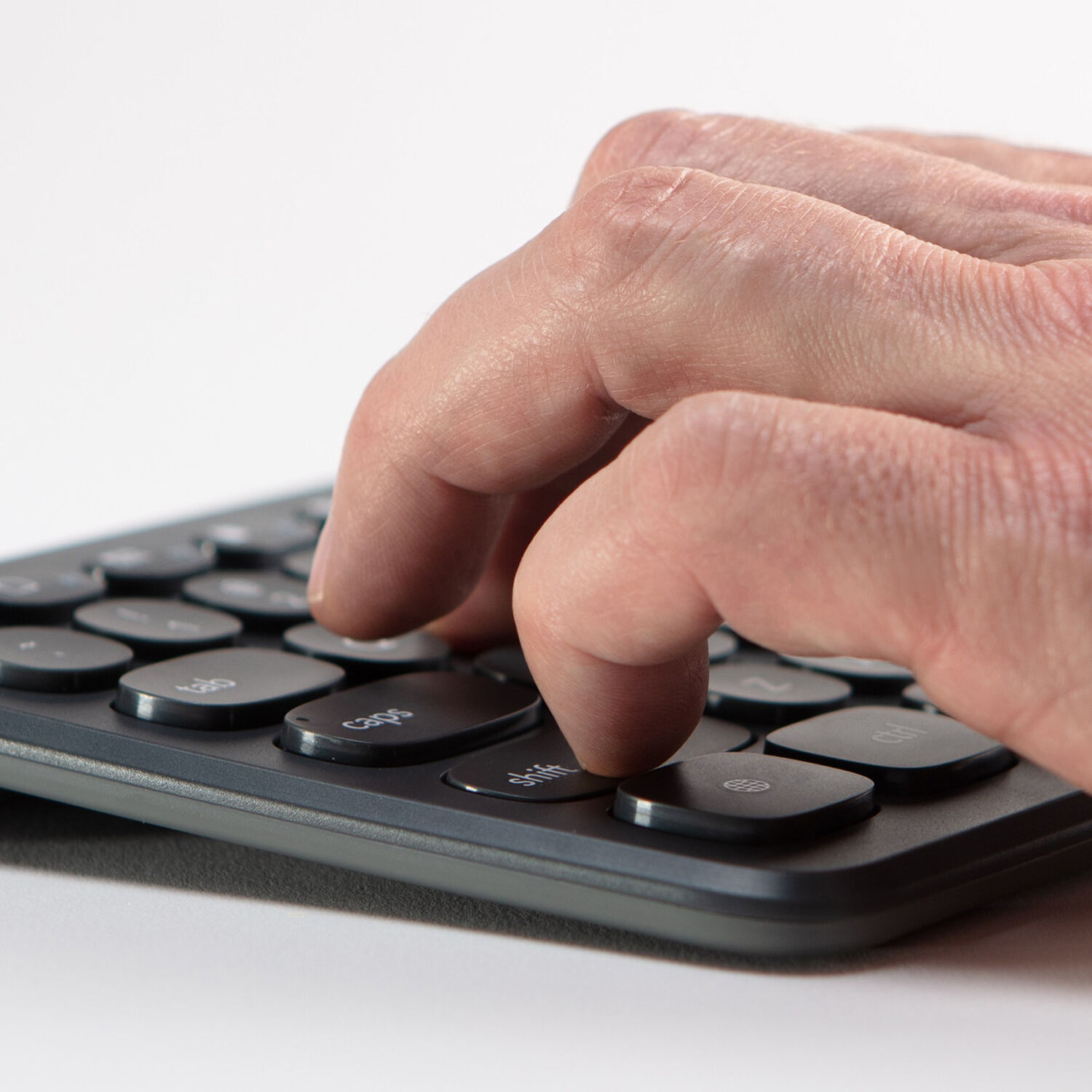 ZAGG ZAGG CONNECT 12C WIRED TYPE-C 12-INCH KEYBOARD — view 3